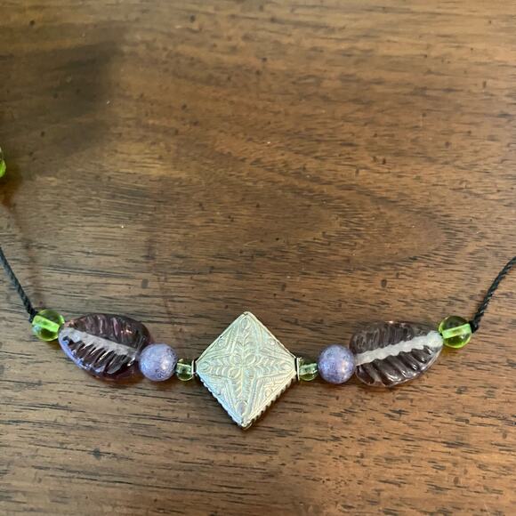 Leaf beaded necklace green purple, fairycore bohemian hippie boho chic whimsy - Picture 3 of 6